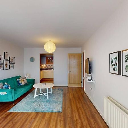 Centrally Located, Comfy 2-Bed 2-Bath Apt Dublin Exterior photo
